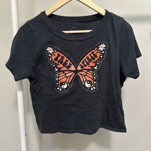 Forget Me Not Black Graphic Tee “Free Spirit” on Butterfly size large - juniors